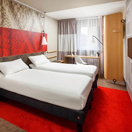 ibis London Barking Hotel Barking  Bagian luar foto