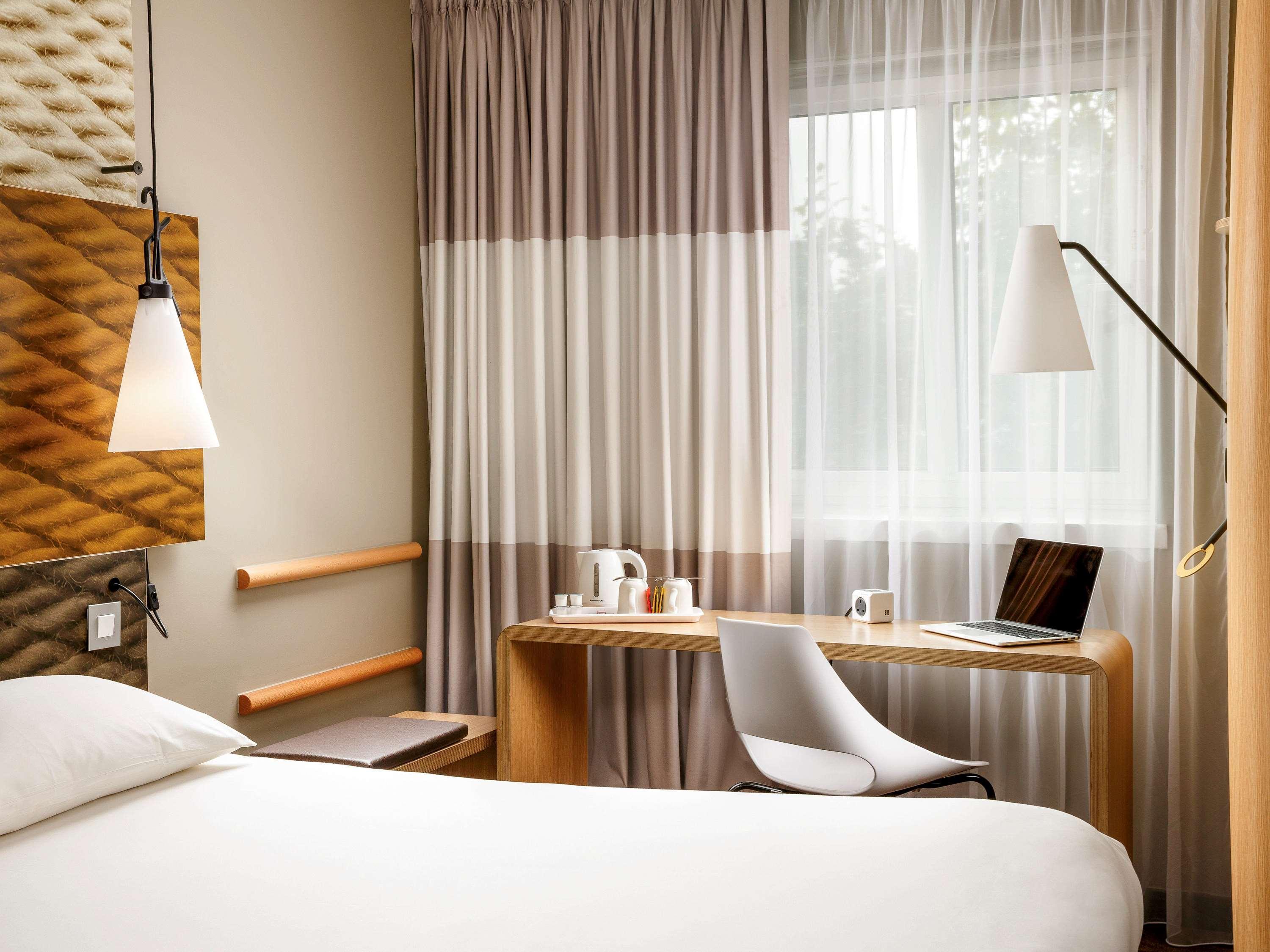 ibis London Barking Hotel Barking  Bagian luar foto