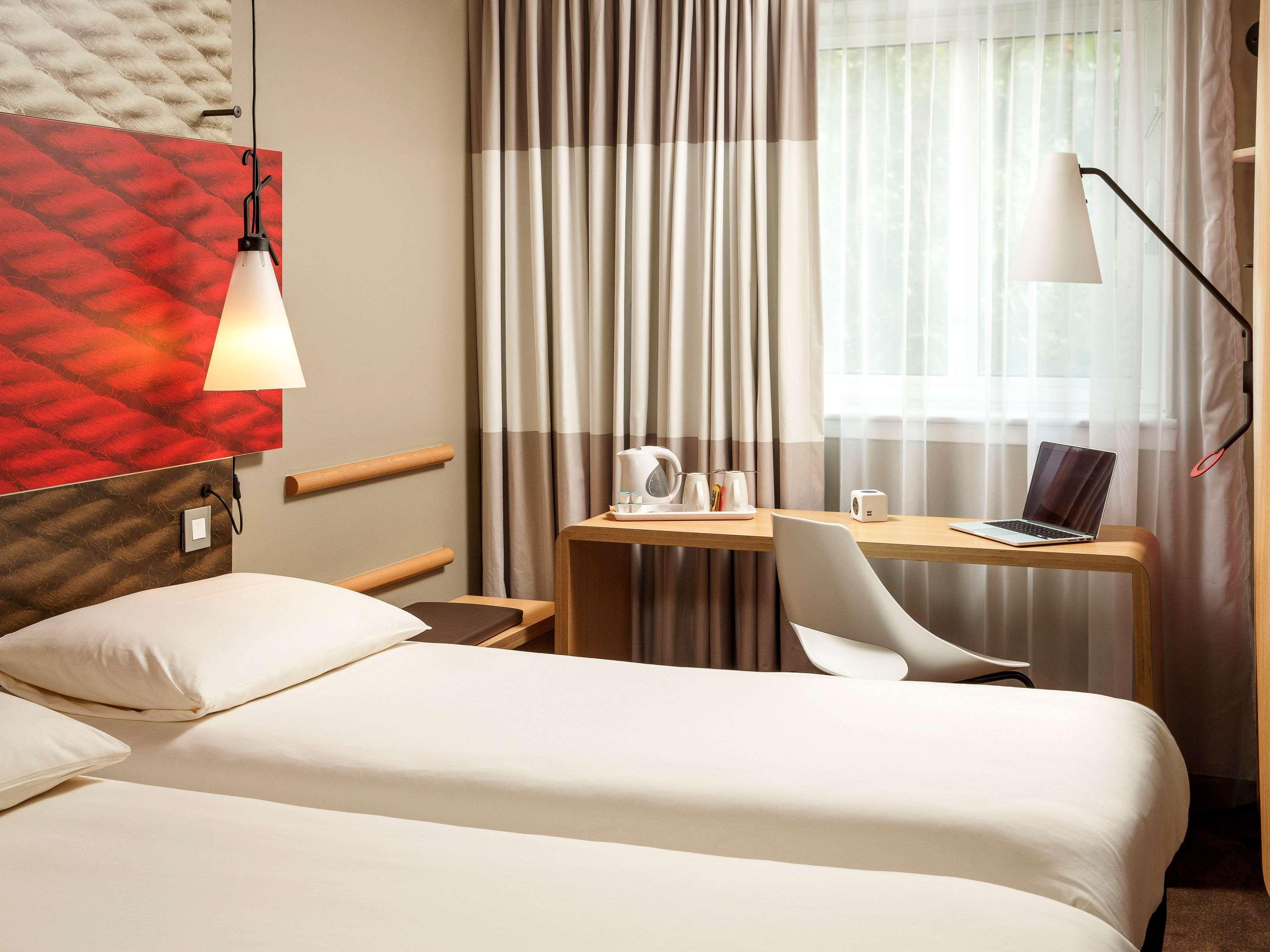 ibis London Barking Hotel Barking  Bagian luar foto