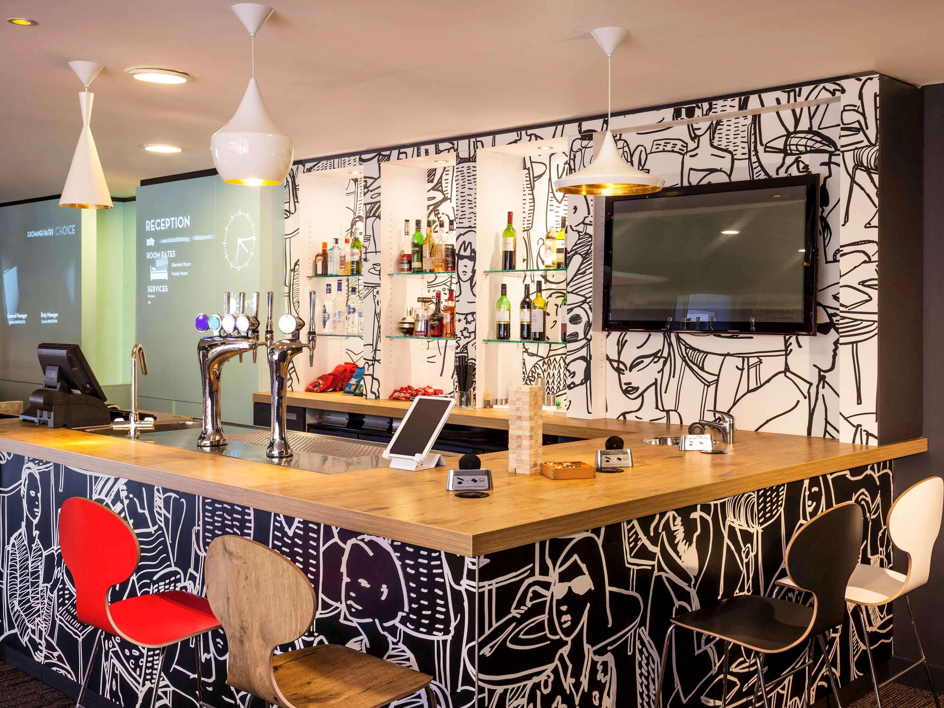 ibis London Barking Hotel Barking  Bagian luar foto