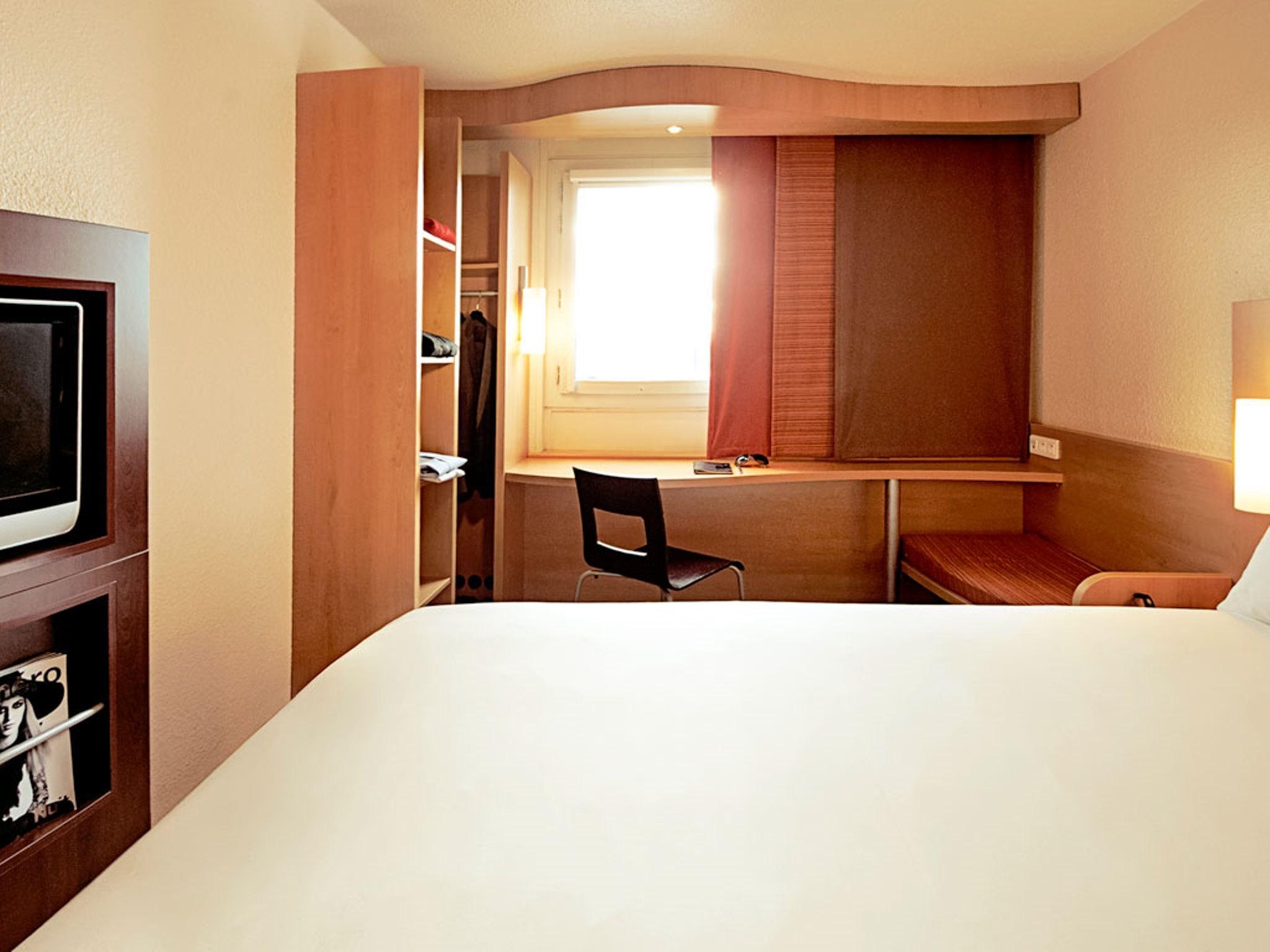 ibis London Barking Hotel Barking  Bagian luar foto
