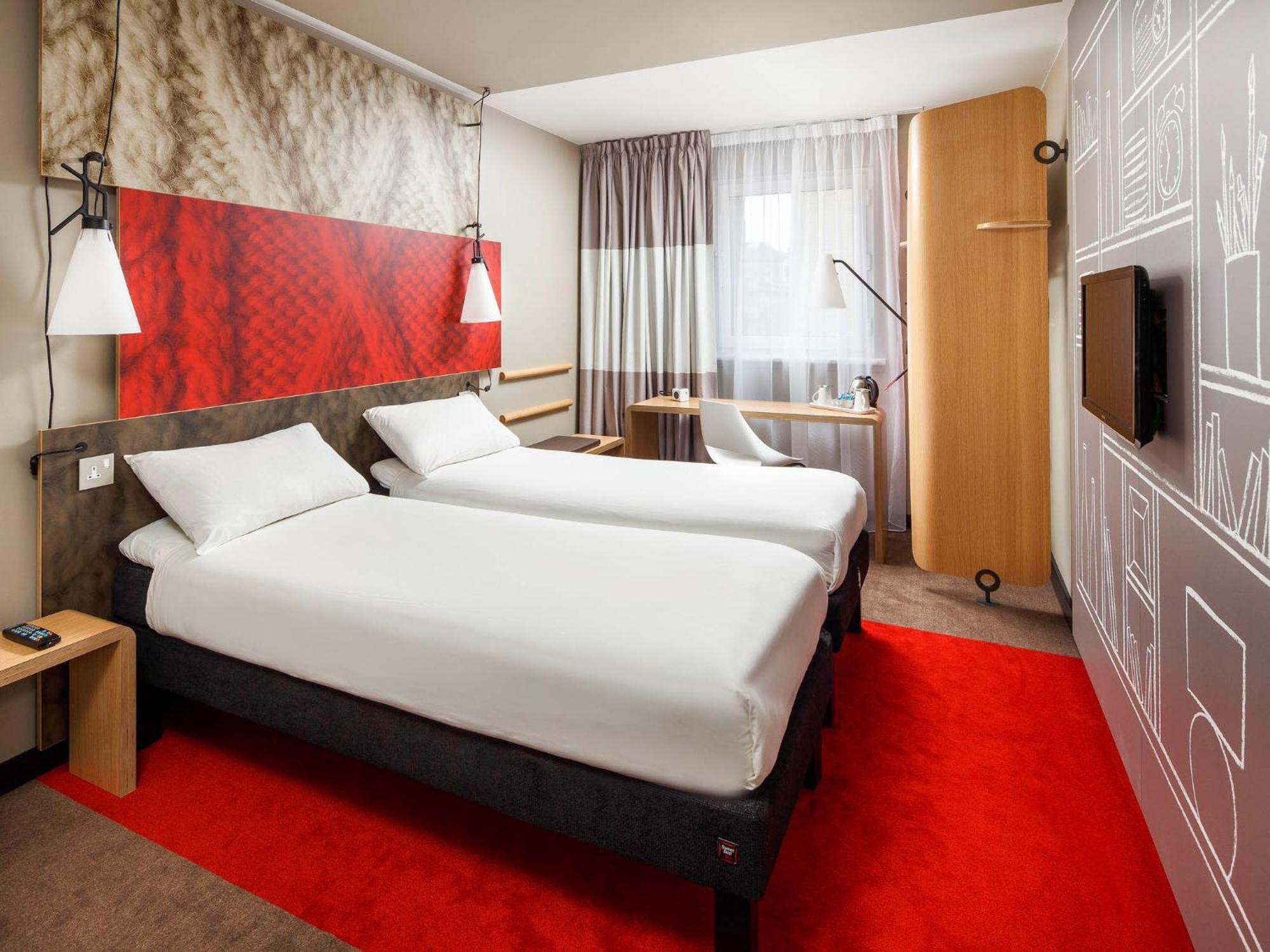 ibis London Barking Hotel Barking  Bagian luar foto