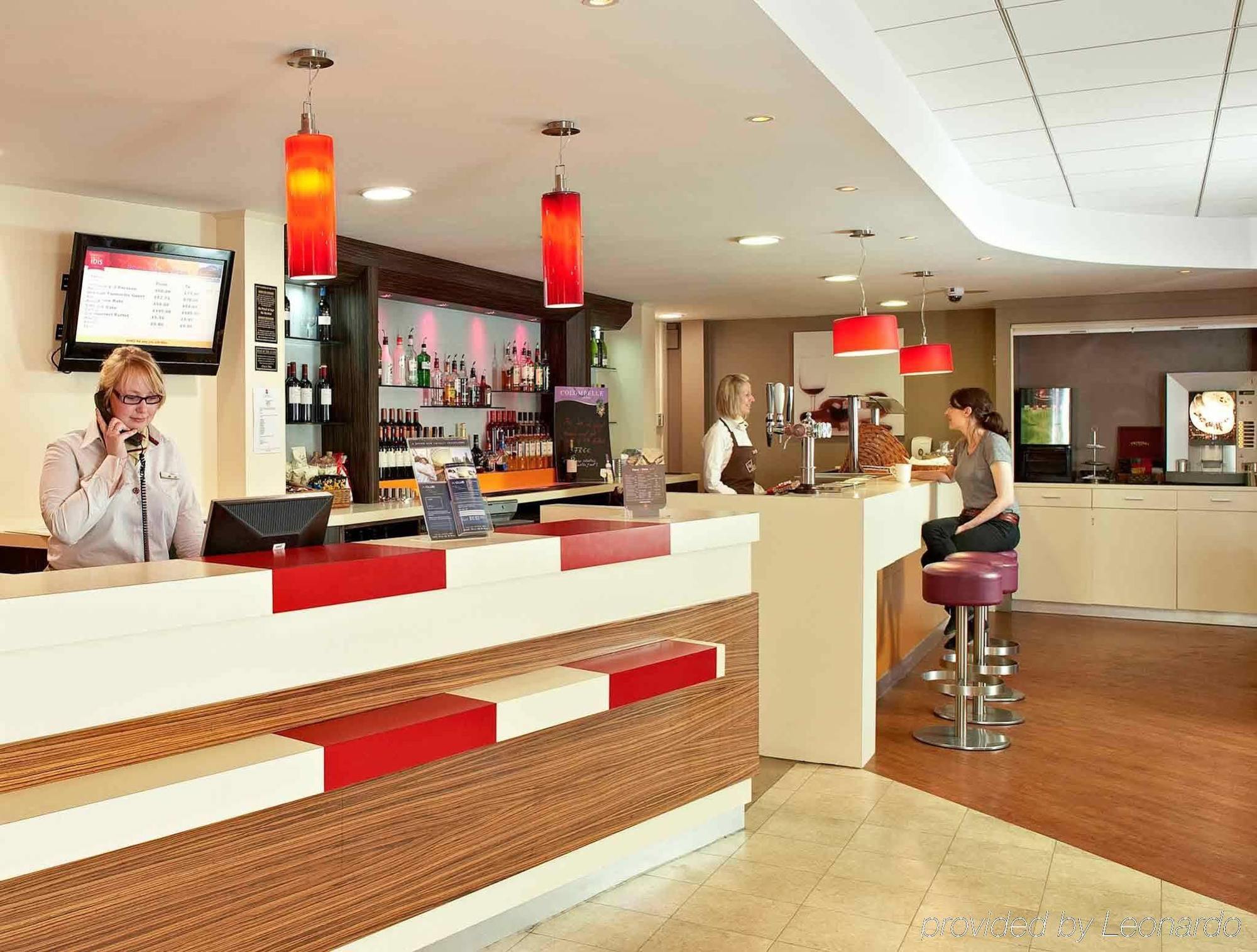 ibis London Barking Hotel Barking  Bagian luar foto