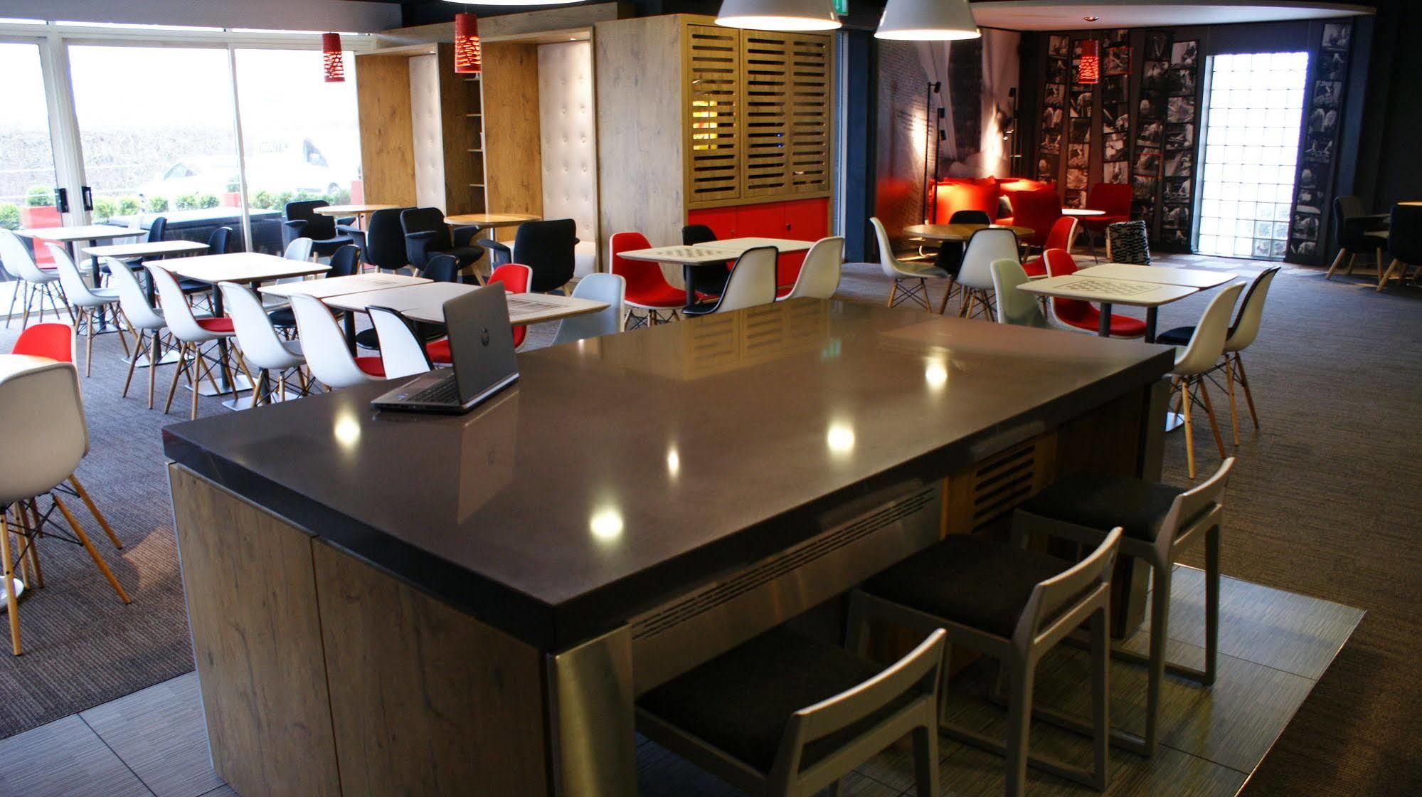 ibis London Barking Hotel Barking  Bagian luar foto