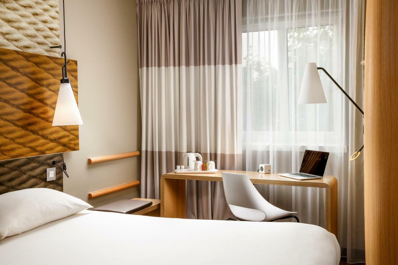 ibis London Barking Hotel Barking  Bagian luar foto